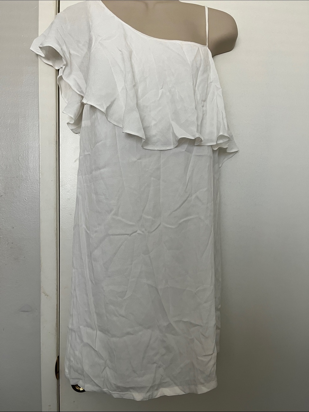 Women’s White One-Shoulder Ruffle Dress